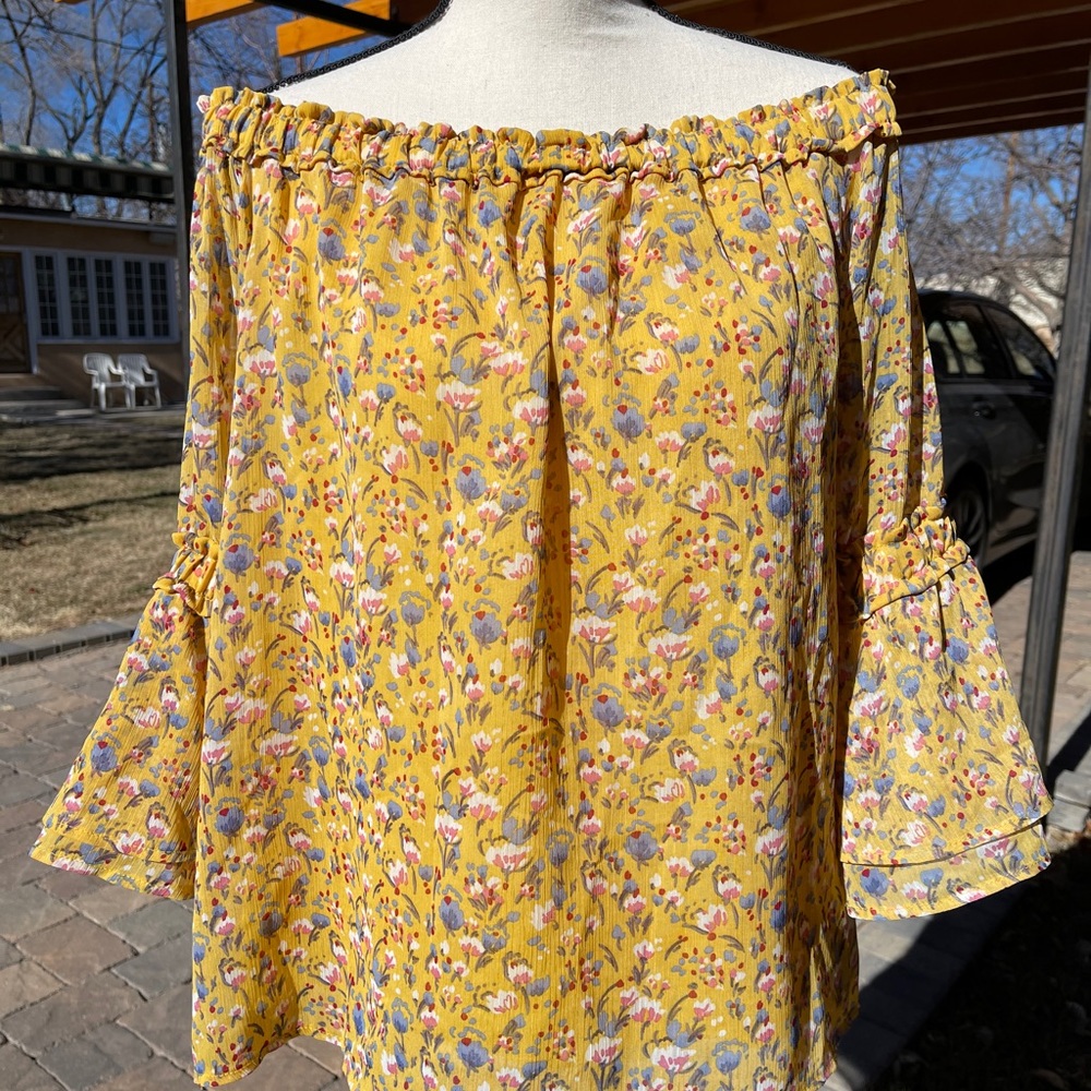 Off Shoulder Blouse - image 1